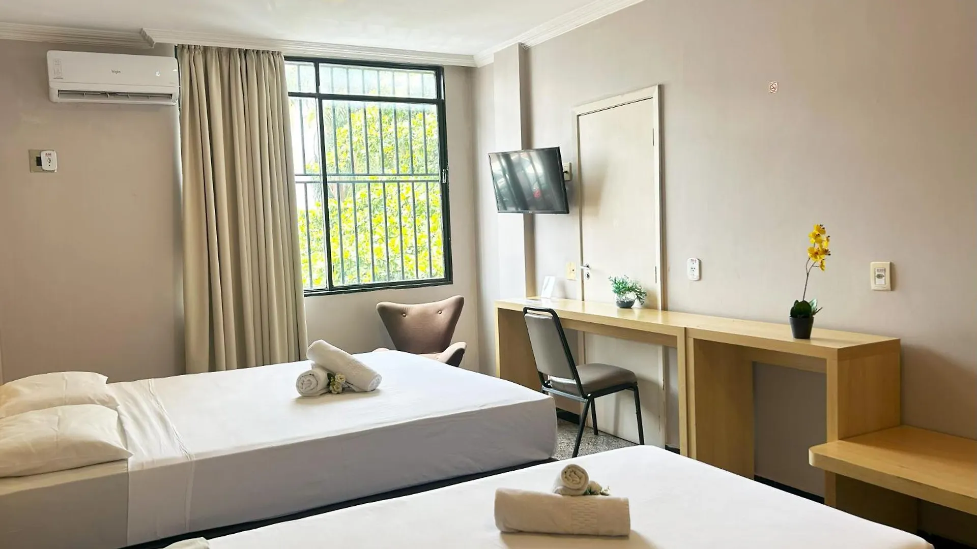 Hotel Diplomat By Bsb Inn